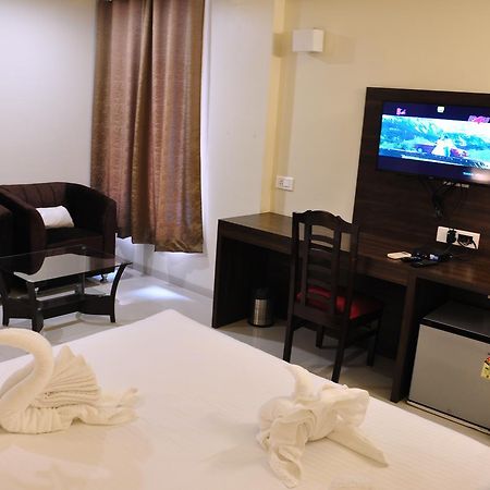 Royal Inn Khandwa Экстерьер фото