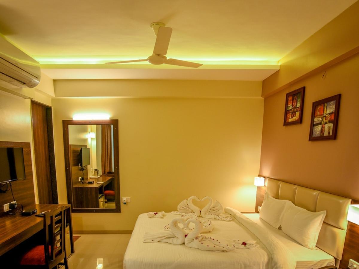 Royal Inn Khandwa Экстерьер фото