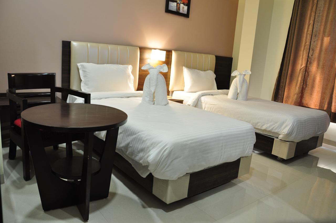 Royal Inn Khandwa Экстерьер фото