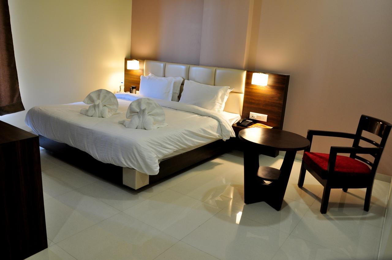 Royal Inn Khandwa Экстерьер фото