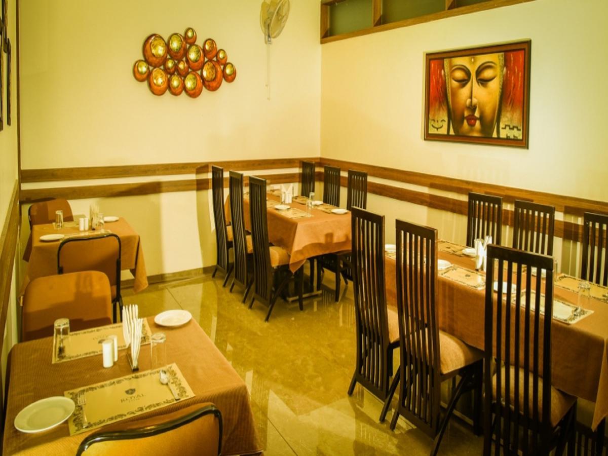 Royal Inn Khandwa Экстерьер фото